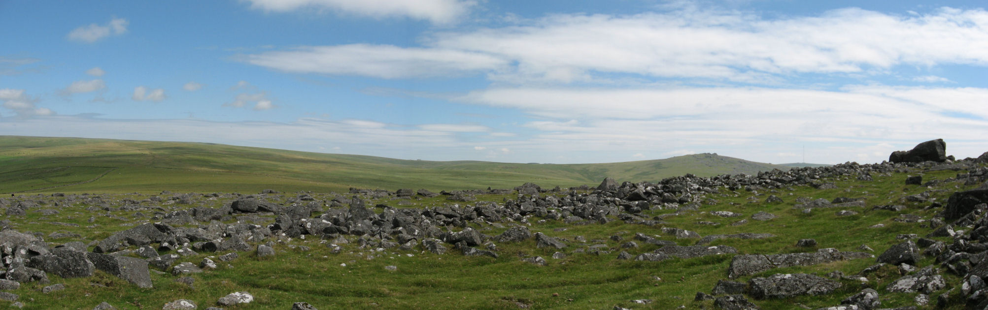 White Tor a Neolithic enclosure reused as an Iron Age fort