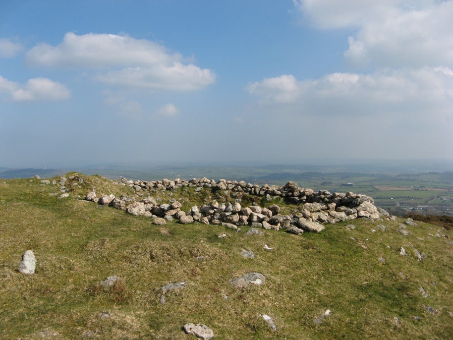 Eastern beacon (S) Platform Cairn Circle